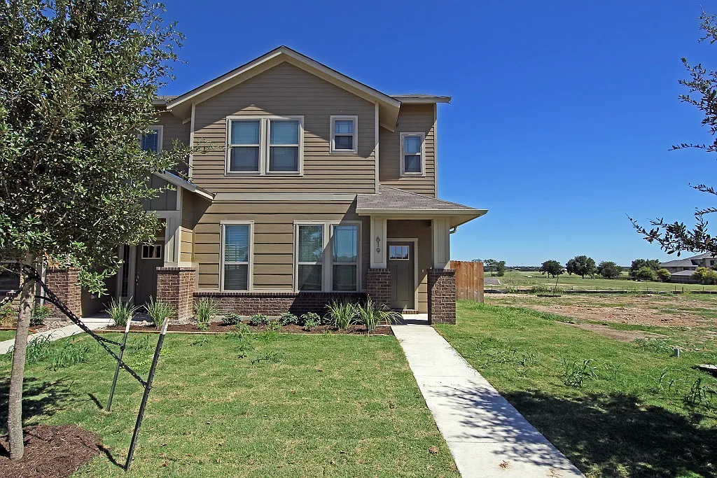 619 Westfield Boulevard - 619 — Photo 1