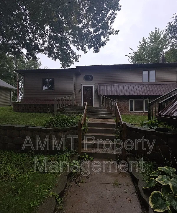 3216 Bowling St SW