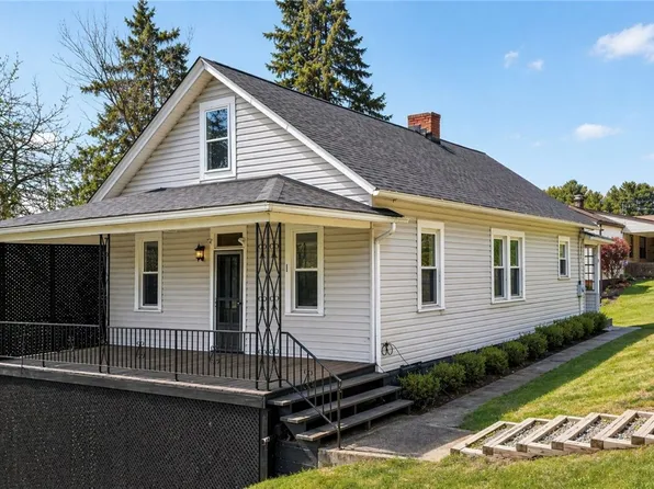 901 Saint Nicholas Dr, Donora, PA 15033