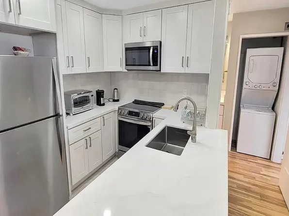 4651 Pico St APT 209, San Diego, CA 92109