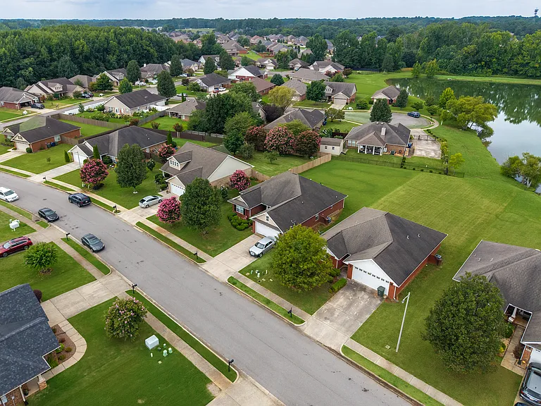 409 Summer Cove Cir NW — Photo 36