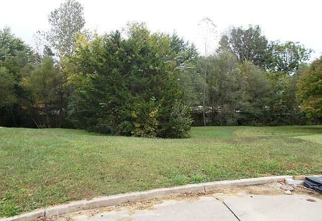 1st image of 204 Rose Park Dr