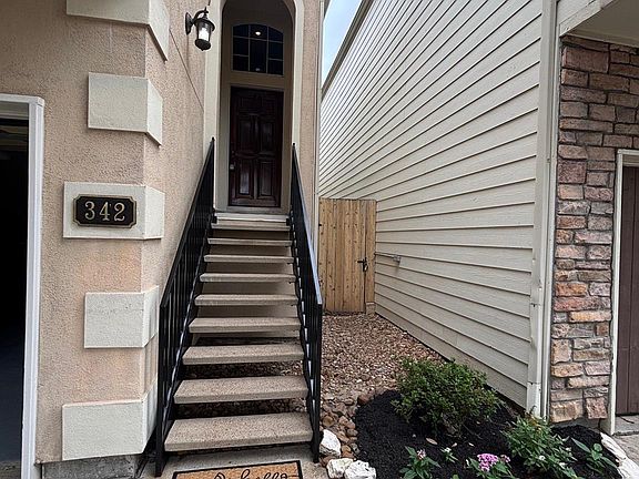2nd image of 342 Baron St