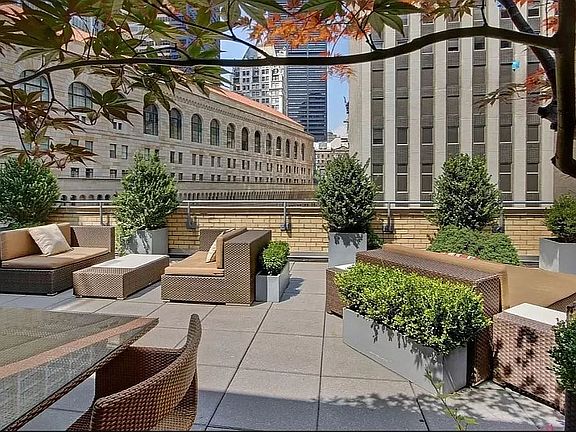 5th image of 90 William St APT 7D