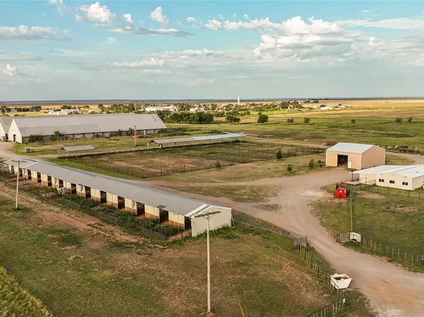 31665 E County Road 1350, Willow, OK 73673