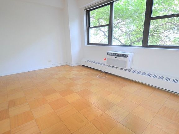 4th image of 245 E 63rd St APT 1009