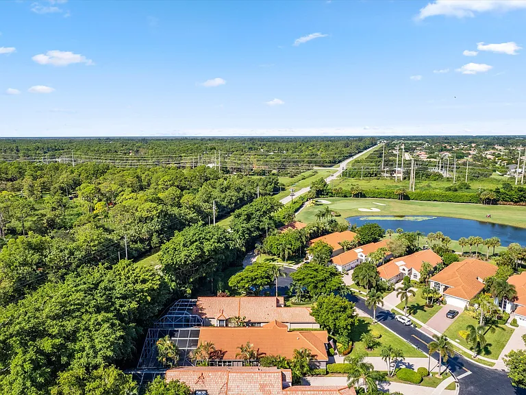 10860 Fairmont Village Dr — Photo 46