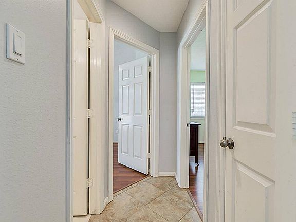 5th image of 10103 Adobe Dr