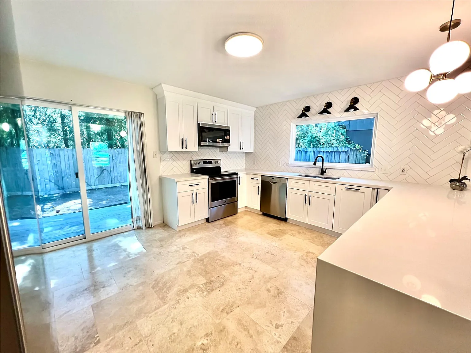 3 bed, 2.0 bath, 1308 sqft, $1,850 — Photo 4