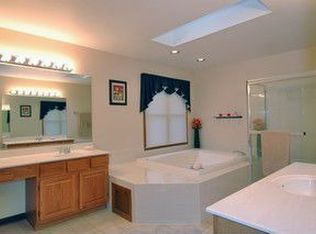 2304 Knowlton Dr, Dundee, IL 60118