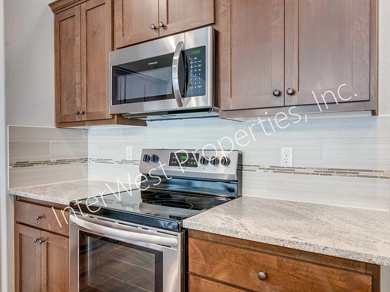 10317 NE 61st Cir — Photo 41