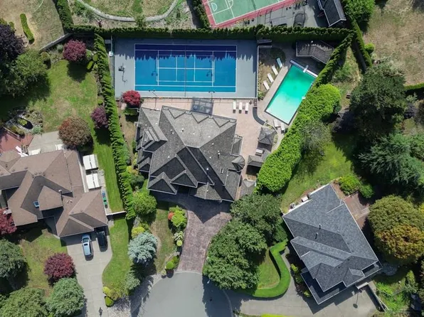 12256 57th Ave, Surrey, BC V3X 3H7