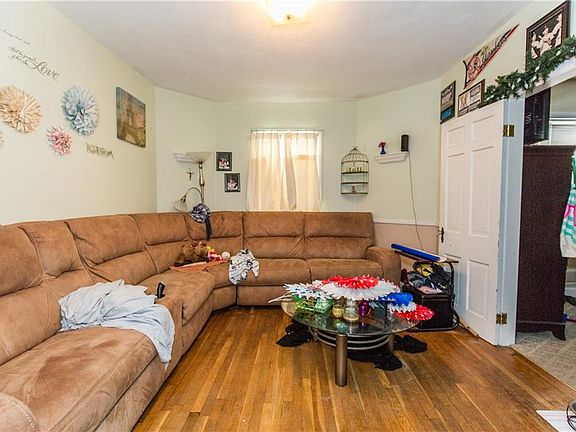 3rd image of 50 Sylvan Ave
