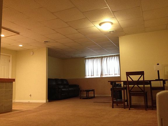 2nd image of 20 N Kanawha St #11