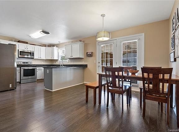 4th image of 5108 Thornhill Dr