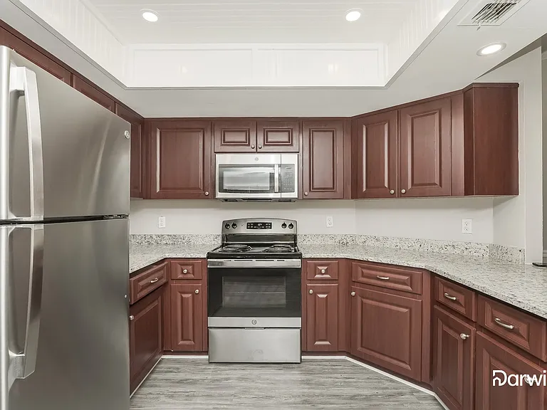 7392 Flyway Dr — Photo 3