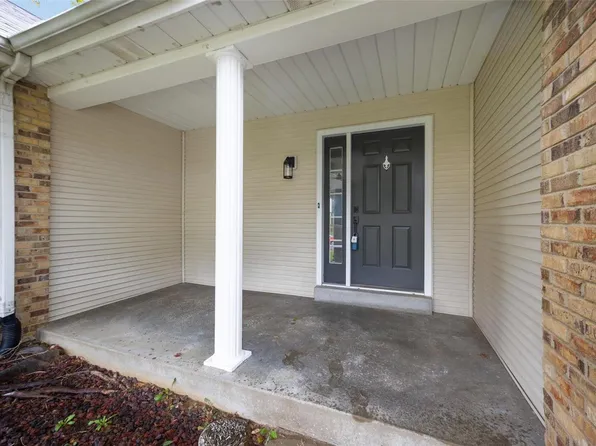 152 Hastings Way, St Charles, MO 63301