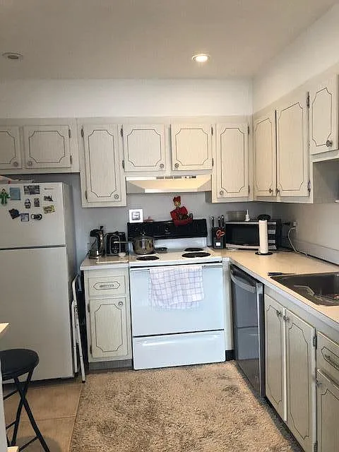 1 bed, 1.5 bath, 726 sqft, $1,500 — Photo 3