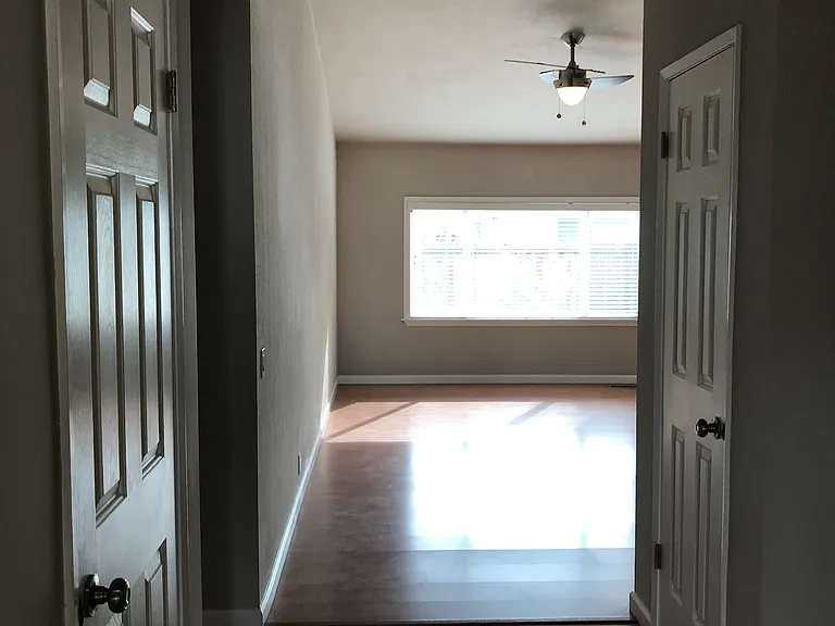 723 Joseph Ct — Photo 2