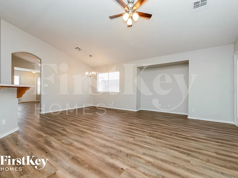 5949 Springmist St — Photo 7