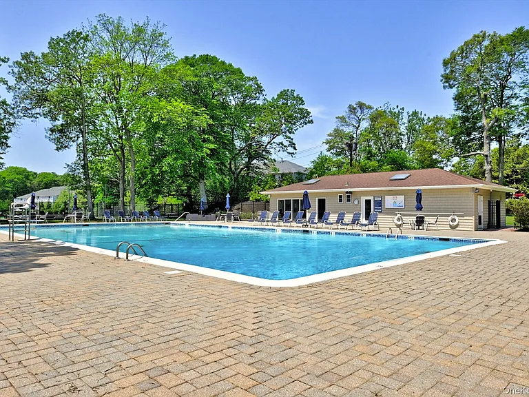 44 Fox Hill Dr — Photo 33