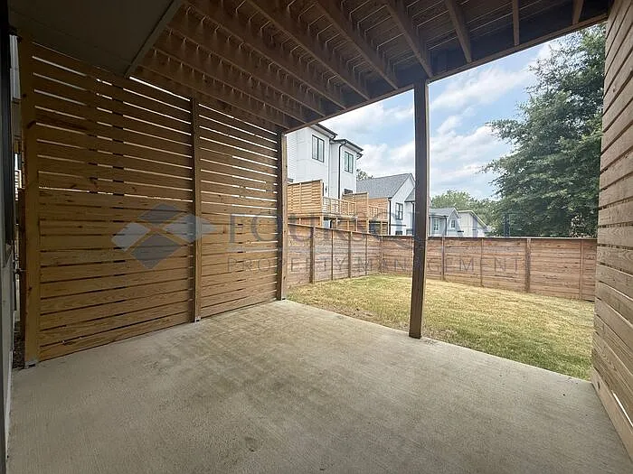 1105 Glascock St #102 — Photo 4