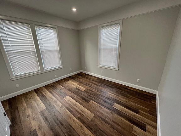 Bedroom (14 x 13)