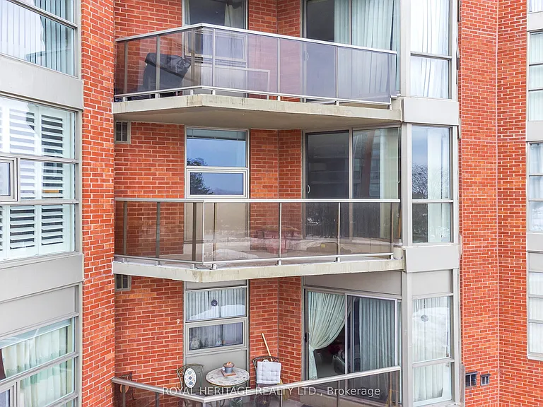 10 Dean Park Rd #313 — Photo 2