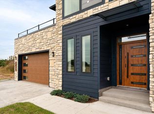 3013 Red Clover St, Holmen, WI 54636