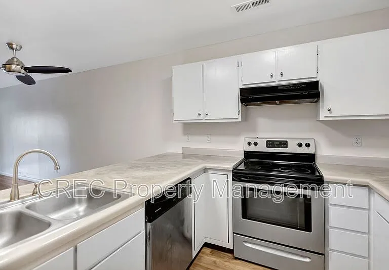 4419 Great Oak Dr — Photo 5