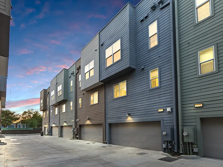1324 C St — Photo 39