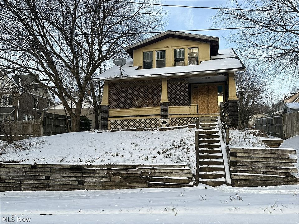 1st image of 191 Colony Cres