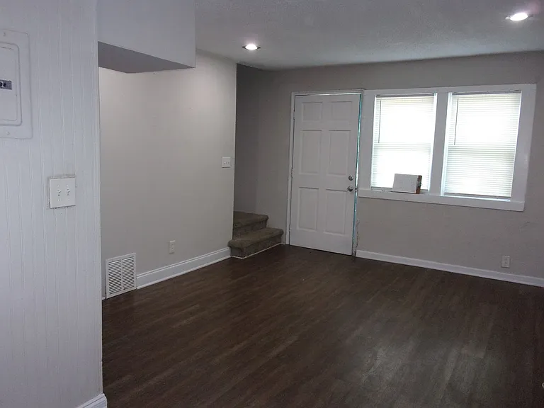 2405-1 Julia Ave — Photo 7
