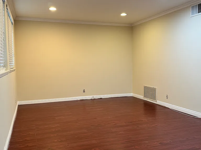 10041 Delano Ln — Photo 3