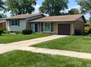 700 Arthur Dr, Lombard, IL 60148