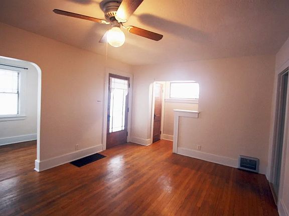 4th image of 2225 Curdes Ave