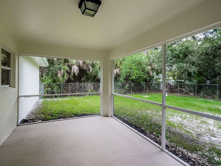 2550 Comet Ln — Photo 14