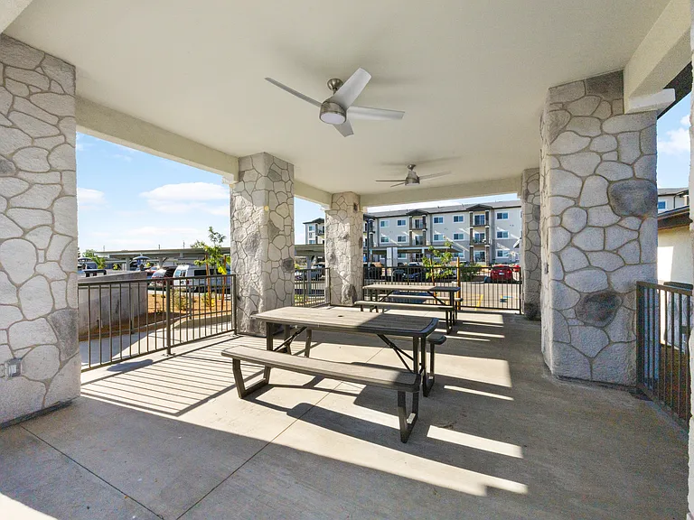 Granite Mountain Apartments — Photo 39