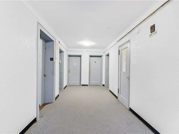 367 Avenue S image 8 of 8