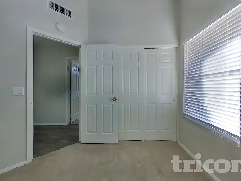 8961 W Kathleen Rd — Photo 12