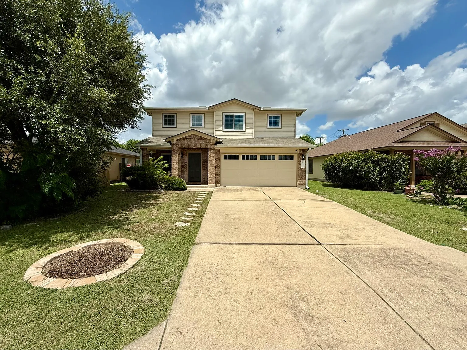 3 bed, 1851 sqft, $2,050 — Photo 1