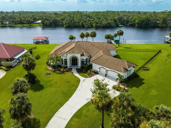 2412 River Way, Labelle, FL 33935