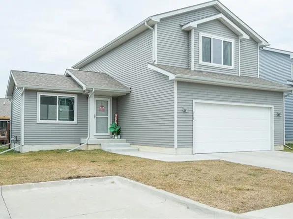 712 Cherry St NW, Bondurant, IA 50035