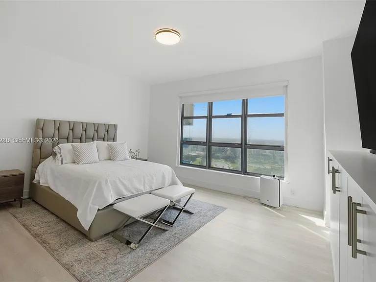 3500 Mystic Pointe Dr #Penthouse 5 — Photo 11