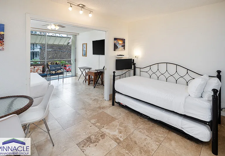 240 Liliuokalani Ave #201 — Photo 5
