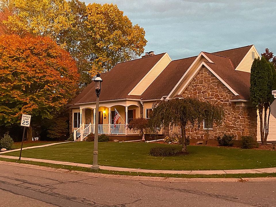 1st image of 19 Tall Oaks Dr