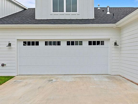 4th image of 3306 Stonecreek Dr