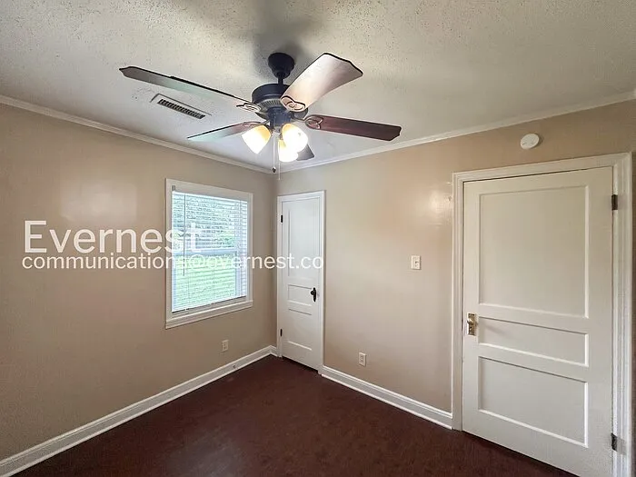 4911 Buford Ave — Photo 8