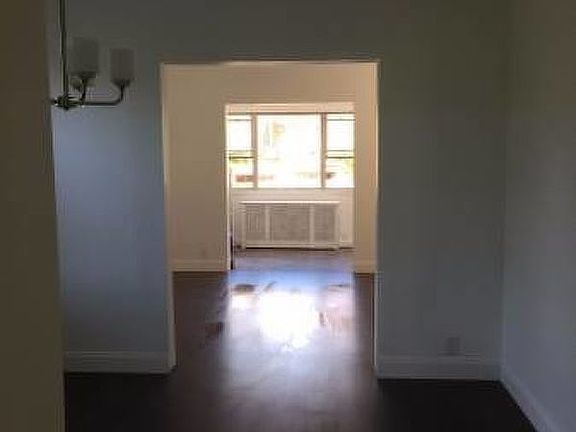 2nd image of 272 Dahlgren Pl