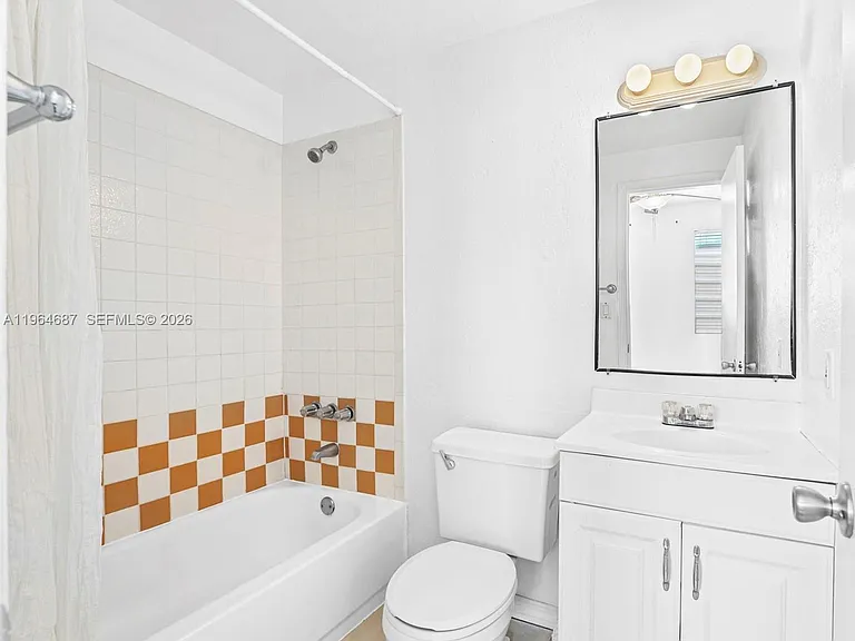 1027 Pennsylvania Ave #206 — Photo 12
